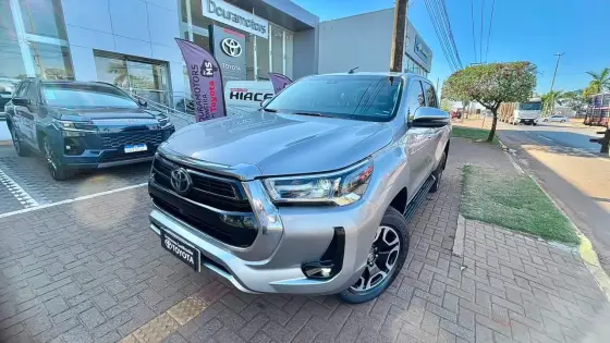 TOYOTA HILUX 2.8 D-4D TURBO DIESEL CD SRX 4X4 AUTOMÁTICO