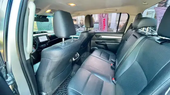 TOYOTA-HILUX-2022
