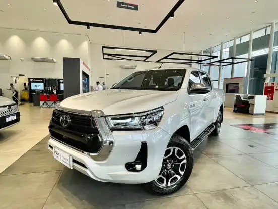 TOYOTA-HILUX-2.8 D-4D TURBO DIESEL CD SRX 4X4 AUTOMÁTICO TOYOTA-HILUX-2023