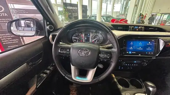 TOYOTA-HILUX-2.8 D-4D TURBO DIESEL CD SRX 4X4 AUTOMÁTICO TOYOTA-HILUX-2023
