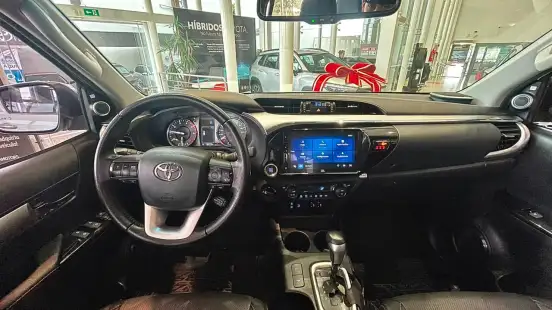 TOYOTA-HILUX-2023