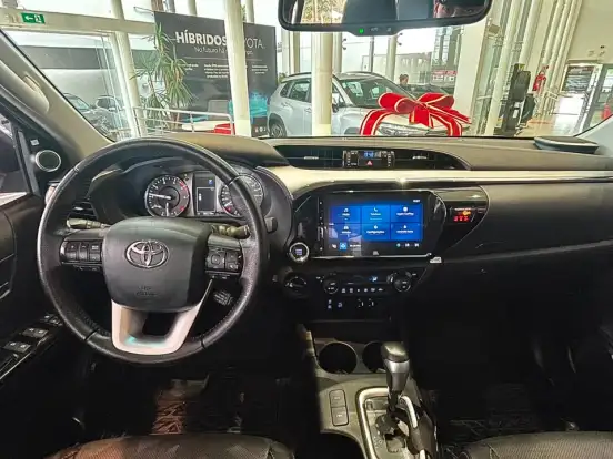 TOYOTA-HILUX-2.8 D-4D TURBO DIESEL CD SRX 4X4 AUTOMÁTICO TOYOTA-HILUX-2023