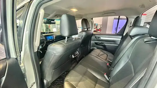 TOYOTA-HILUX-2023