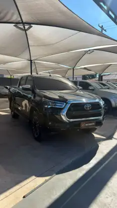 TOYOTA-HILUX-2021