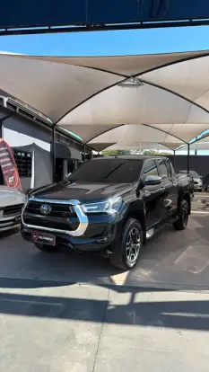 TOYOTA-HILUX-2021