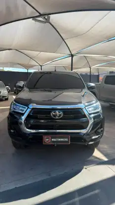 TOYOTA-HILUX-2021
