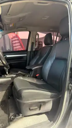 TOYOTA-HILUX-2021