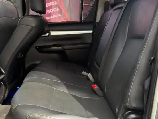 TOYOTA-HILUX-2.8 D-4D TURBO DIESEL CD SRX 4X4 AUTOMÁTICO TOYOTA-HILUX-2021