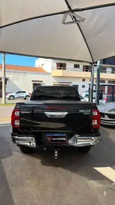 TOYOTA-HILUX-2021