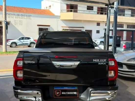 TOYOTA-HILUX-2.8 D-4D TURBO DIESEL CD SRX 4X4 AUTOMÁTICO TOYOTA-HILUX-2021
