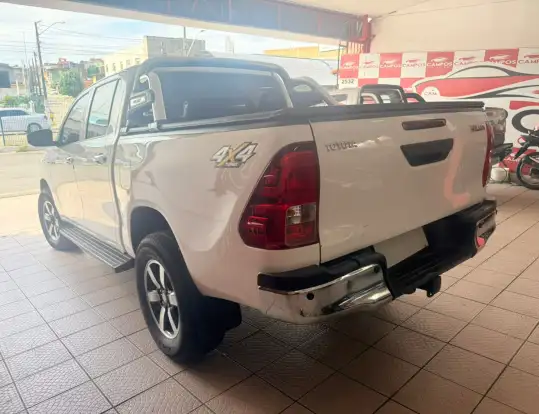TOYOTA-HILUX-2018