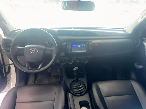TOYOTA-HILUX-2018