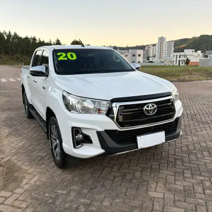 TOYOTA-HILUX-2019