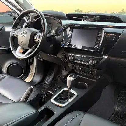 TOYOTA-HILUX-2019