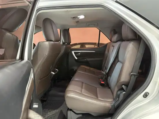 TOYOTA-HILUX SW4-2017