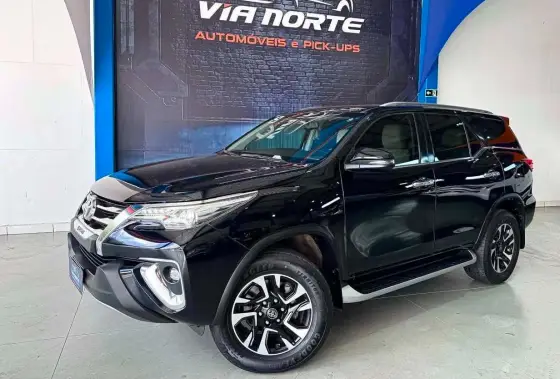 TOYOTA HILUX SW4 2.8 SRX DIAMOND 4X4 7 LUGARES 16V TURBO INTERCOOLER DIESEL 4P AUTOMÁTICO TOYOTA HILUX SW4 2.8 SRX DIAMOND 4X4 7 LUGARES 16V TURBO INTERCOOLER DIESEL 4P AUTOMÁTICO