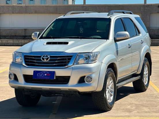 TOYOTA-HILUX SW4-2012