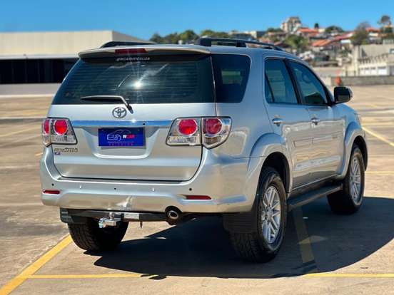 TOYOTA-HILUX SW4-2.7 SR 4X2 16V FLEX 4P AUTOMÁTICO TOYOTA-HILUX SW4-2012