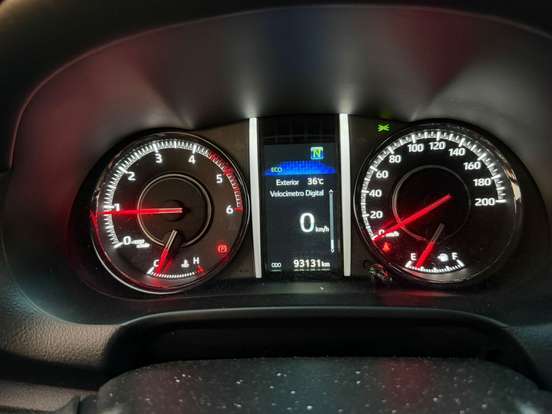 TOYOTA-HILUX SW4-2024