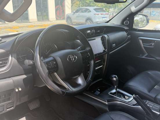 TOYOTA-HILUX SW4-2021
