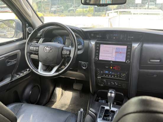 TOYOTA-HILUX SW4-2021