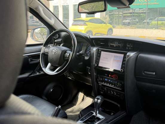 TOYOTA-HILUX SW4-2021
