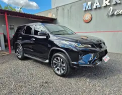 TOYOTA HILUX SW4 2.8 D-4D TURBO DIESEL SRX 7L 4X4 AUTOMÁTICO TOYOTA HILUX SW4 2.8 D-4D TURBO DIESEL SRX 7L 4X4 AUTOMÁTICO