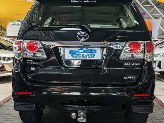 TOYOTA-HILUX SW4-3.0 SRV 4X4 16V TURBO INTERCOOLER DIESEL 4P AUTOMÁTICO TOYOTA-HILUX SW4-2012