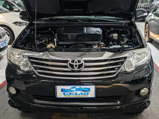 TOYOTA-HILUX SW4-3.0 SRV 4X4 16V TURBO INTERCOOLER DIESEL 4P AUTOMÁTICO TOYOTA-HILUX SW4-2012