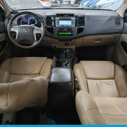 TOYOTA-HILUX SW4-2012