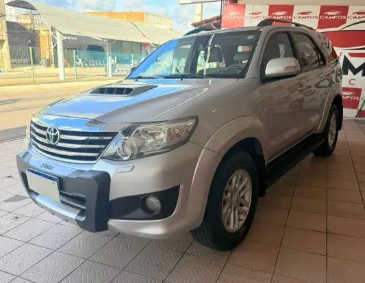 TOYOTA-HILUX SW4-2013
