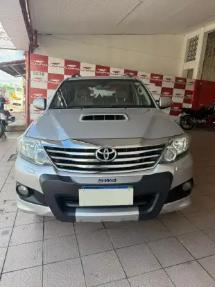 TOYOTA-HILUX SW4-3.0 SRV 4X4 7 LUGARES 16V TURBO INTERCOOLER DIESEL 4P AUTOMÁTICO TOYOTA-HILUX SW4-2013