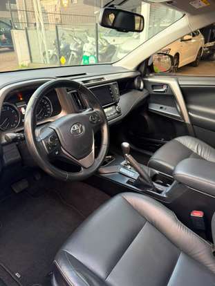 TOYOTA-RAV4-2018