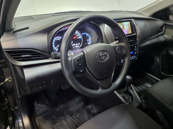TOYOTA-YARIS-2024