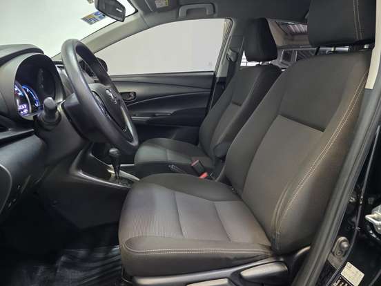 TOYOTA-YARIS-2024