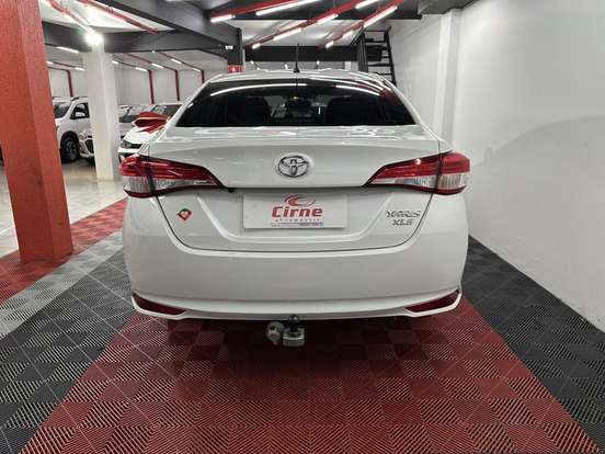 TOYOTA-YARIS-2019