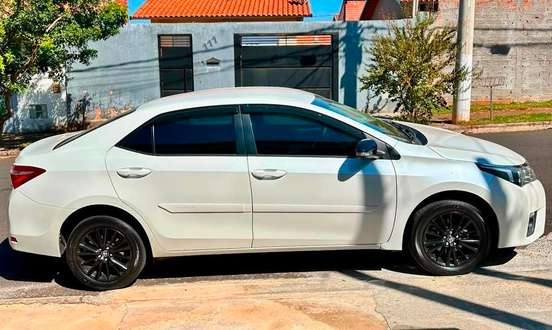TOYOTA-COROLLA-2017