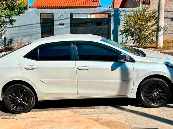TOYOTA-COROLLA-2.0 DYNAMIC 16V FLEX 4P AUTOMÁTICO TOYOTA-COROLLA-2017