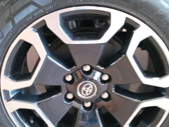 TOYOTA-HILUX-2.7 SRV 4X2 CD 16V FLEX 4P AUTOMÁTICO TOYOTA-HILUX-2019