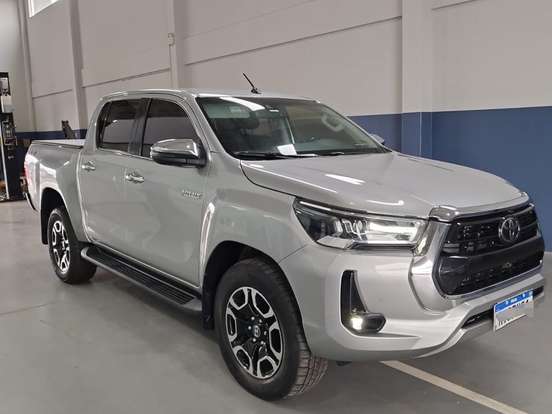 TOYOTA-HILUX-2.8 D-4D TURBO DIESEL CD SRX LIMITED 4X4 AUTOMÁTICO TOYOTA-HILUX-2022