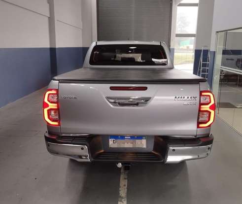 TOYOTA-HILUX-2022