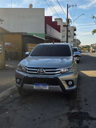 TOYOTA-HILUX-2016