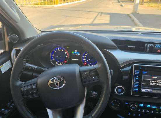 TOYOTA-HILUX-2016