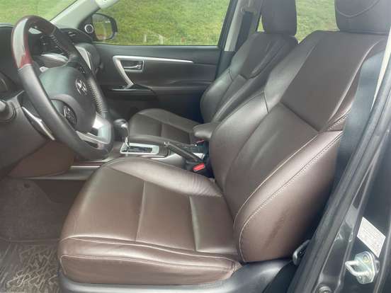 TOYOTA-HILUX SW4-2.7 SRV 7 LUGARES 4X2 16V FLEX 4P AUTOMÁTICO TOYOTA-HILUX SW4-2019