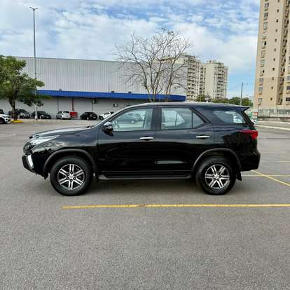 TOYOTA-HILUX SW4-2.7 SRV 7 LUGARES 4X2 16V FLEX 4P AUTOMÁTICO TOYOTA-HILUX SW4-2018