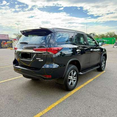 TOYOTA-HILUX SW4-2.7 SRV 7 LUGARES 4X2 16V FLEX 4P AUTOMÁTICO TOYOTA-HILUX SW4-2018