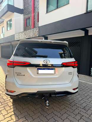TOYOTA-HILUX SW4-2025
