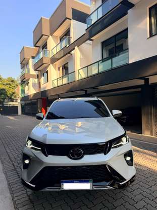 TOYOTA-HILUX SW4-2025