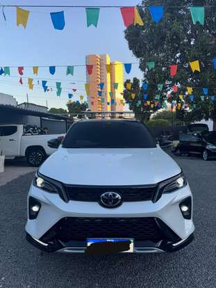 TOYOTA-HILUX SW4-2024