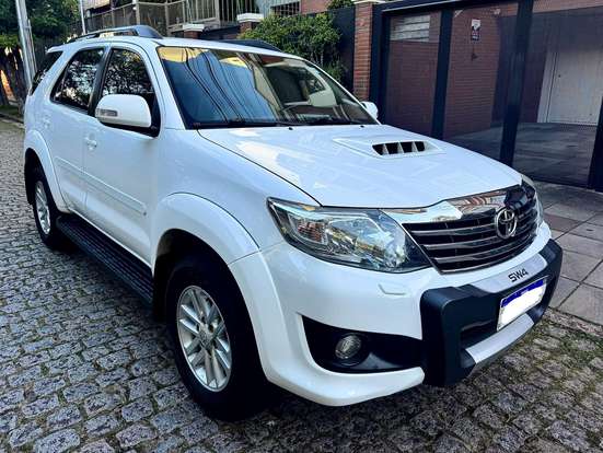 TOYOTA-HILUX SW4-3.0 SRV 4X4 16V TURBO INTERCOOLER DIESEL 4P AUTOMÁTICO TOYOTA-HILUX SW4-2014